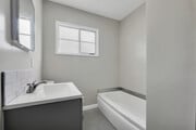 Bathroom - 4080 Abourne Rd