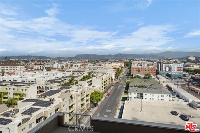 Photo - 3223 W 6th St Unit 704