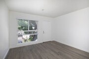 Photo - Remodeled North Park 1 BR with Stainless Steel Appliances and Washer/Dryer in Unit! Unit 4347 1/2