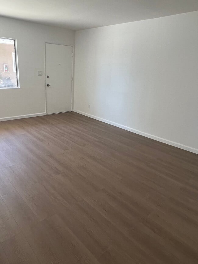 Photo - 3110 Livonia Ave Unit 3