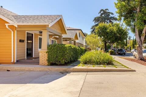 Photo - 1130 E Doran St House