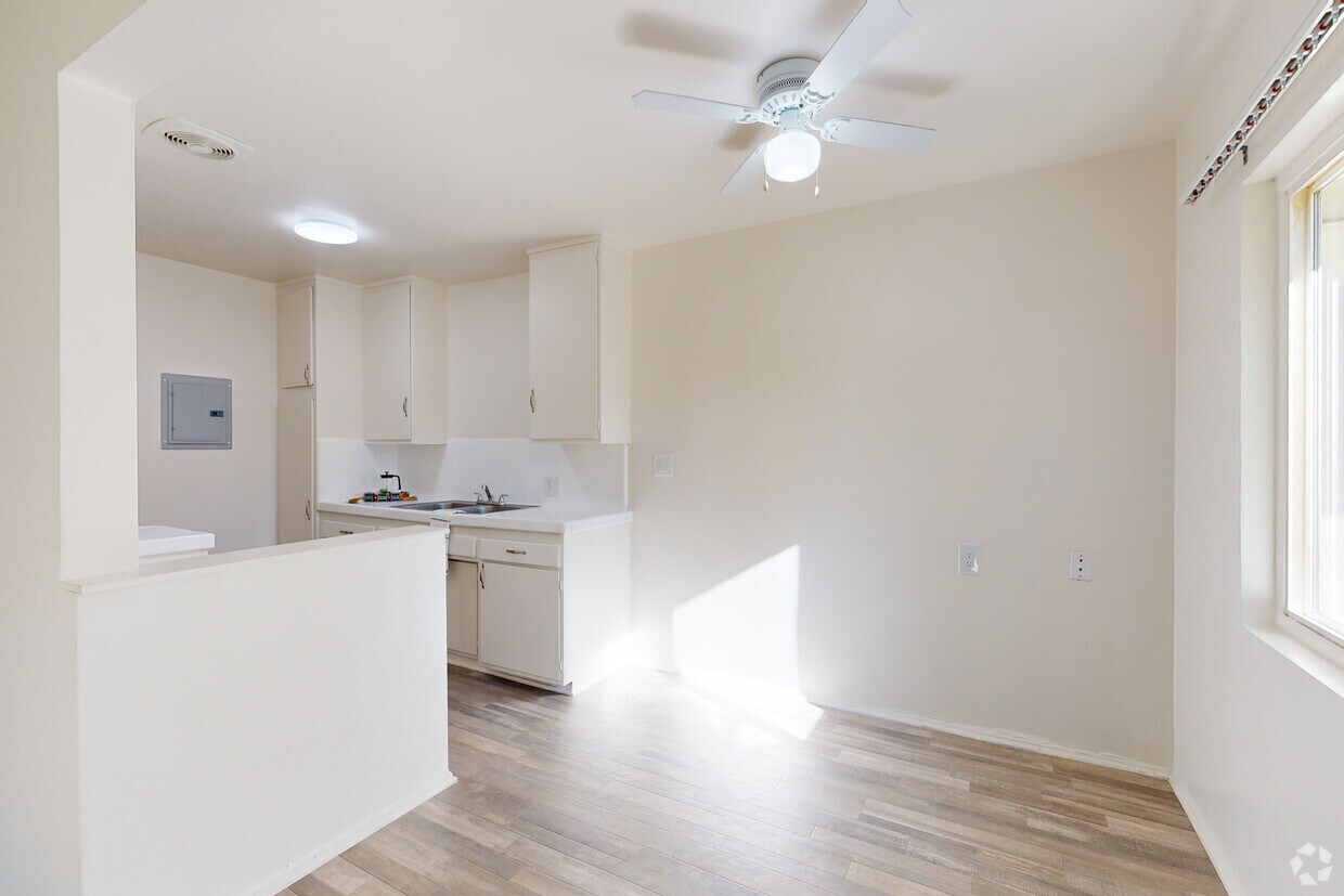 3D Tour - Crenshaw Manor