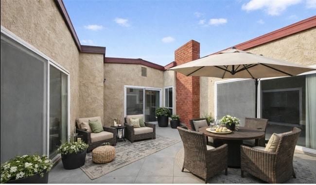 Photo - 203 N Royal Pl