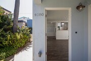 Photo - Perfectly Located 2BR in Crown Point Area ... Apartment Unit 4080
