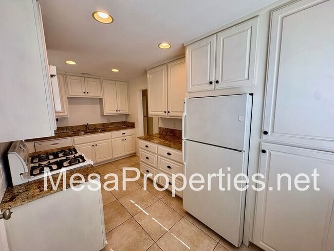 Photo - 1480 N Mills Ave