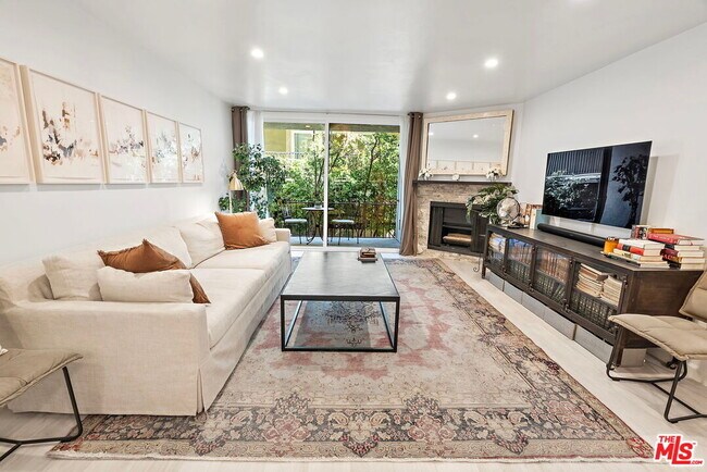 Photo - 838 S Barrington Ave Unit 203