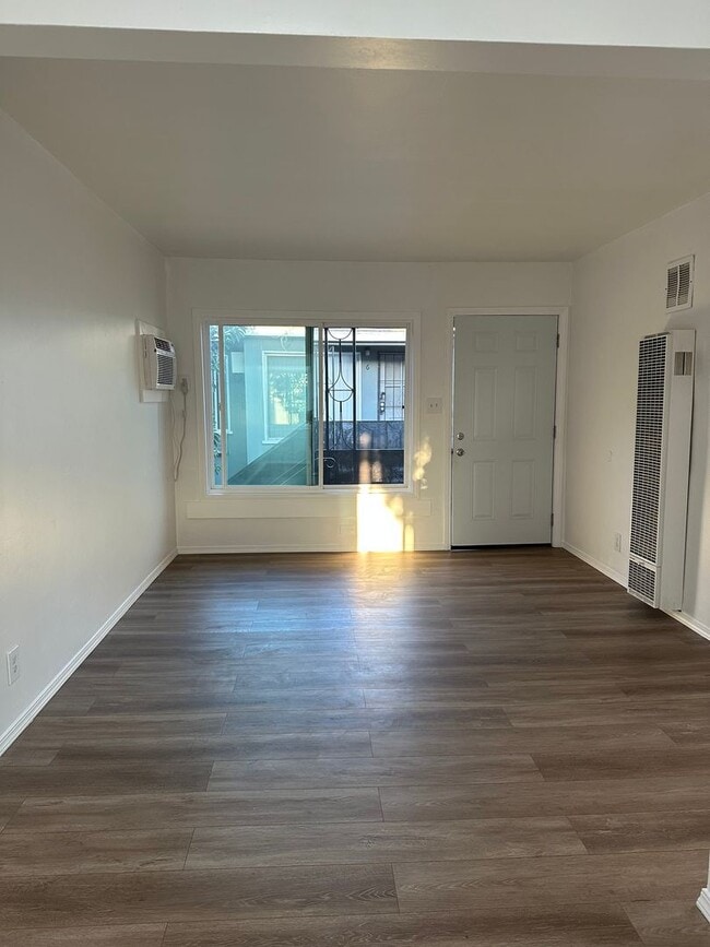 Photo - Maclay, 13222-13226 Unit 13226 Maclay St #6