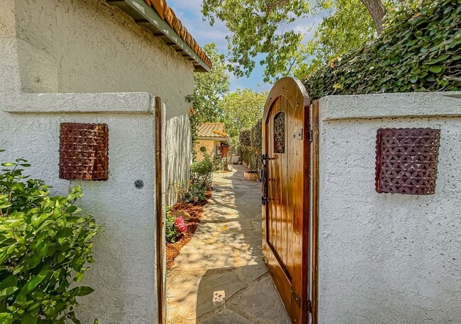 Photo - 2350 Leeward Cir