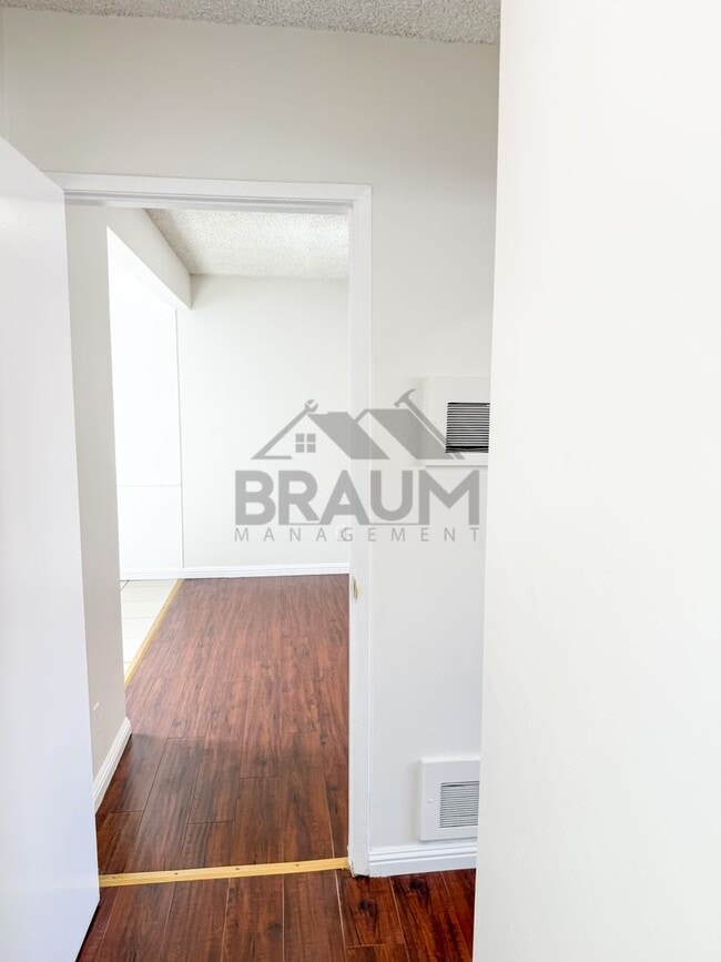 Photo - 19401 Haynes St Unit 4