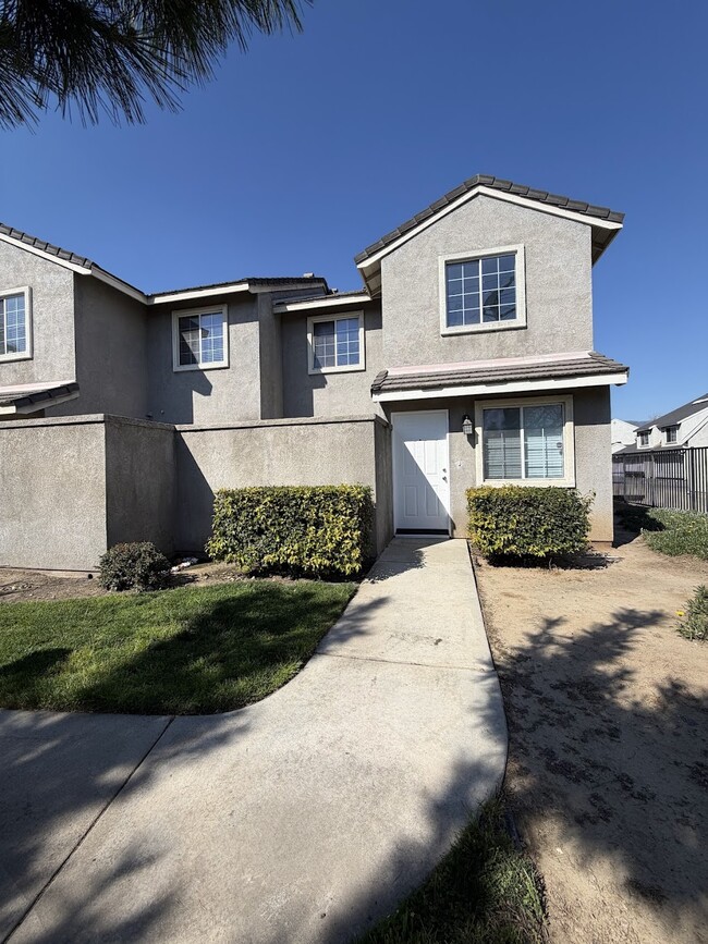 Photo - 204 W Walnut Ave