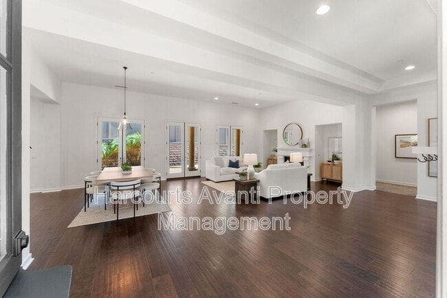 Photo - 939 Bluejack Rd