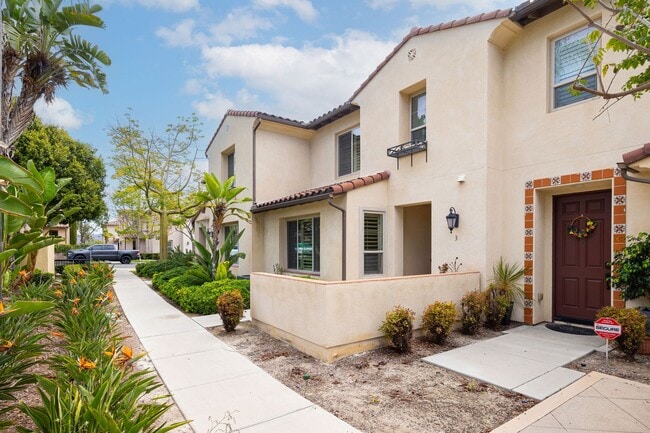 Building Photo - 2221 Capistrano Way