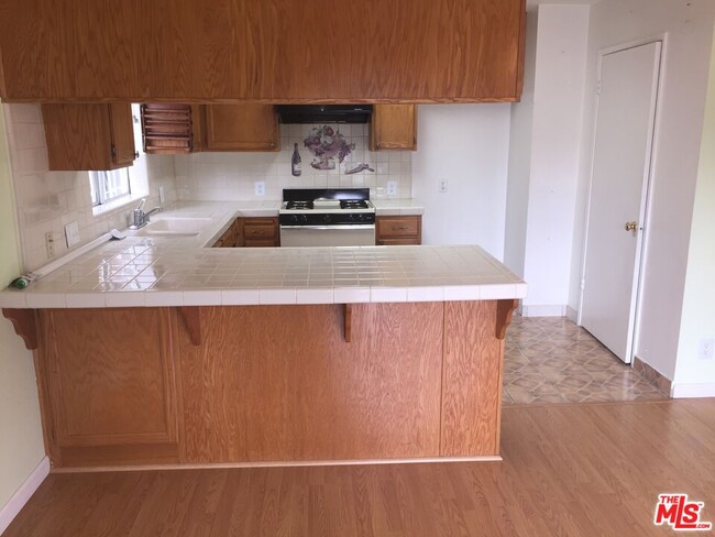 Photo - 5822 Harold Way Unit D