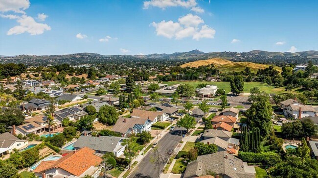 Photo - 327 Bethany St