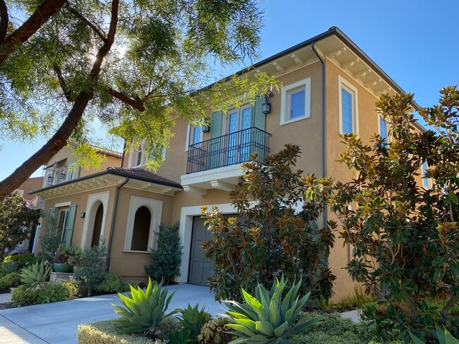 Building Photo - 11 Zephyr