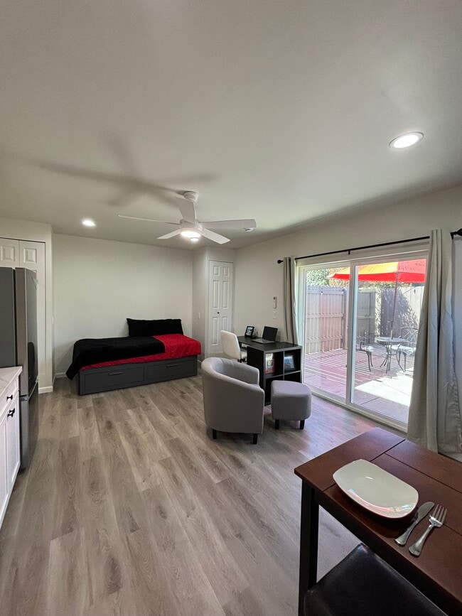 Bright and open living area - 6421 Gary Ct Unit 6419 Gary Court