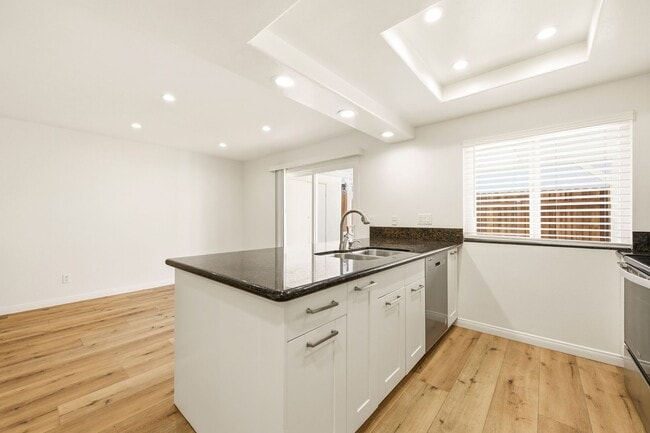 Photo - Remodeled 3bd/2.5bath steps from beaches, Racetrack, and Cedros Design district