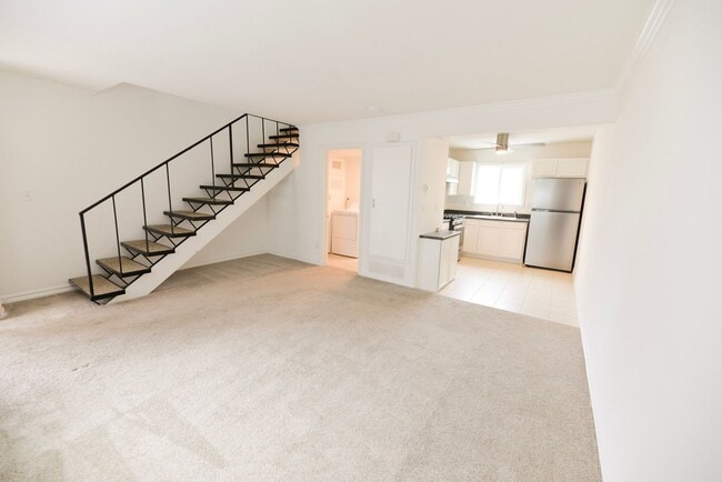 Building Photo - 34036 Street of the Amber Lantern Unit Apt B