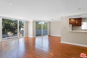 Photo - 248 S Doheny Dr Unit 3
