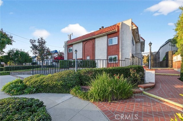 Building Photo - 419 Fairview Ave Unit F