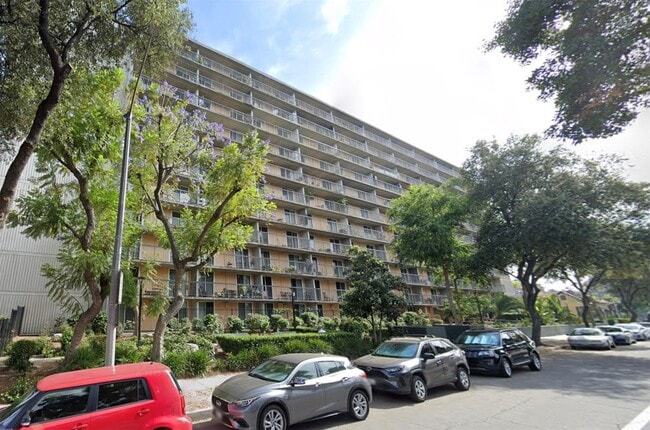 Photo - 560 E Villa St