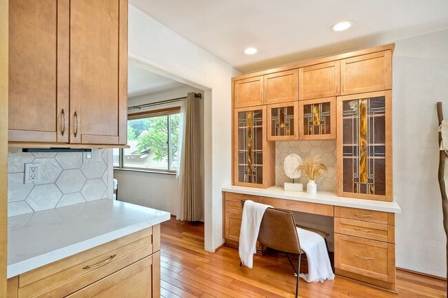 Photo - 1855 Magdalene Way