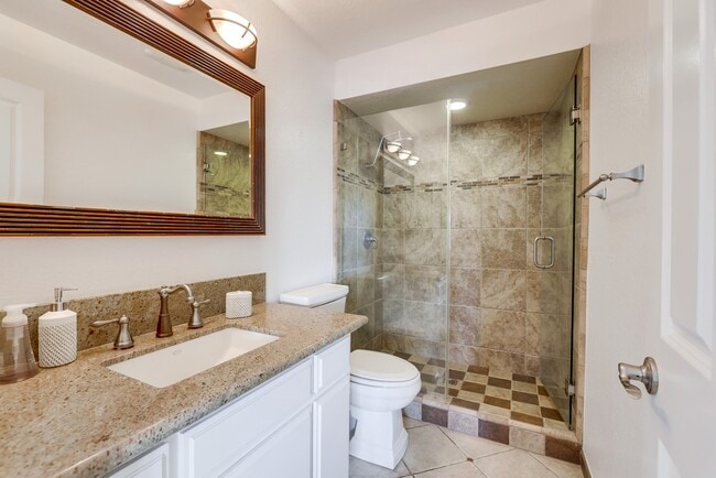 Photo - 7832 Seaglen Dr