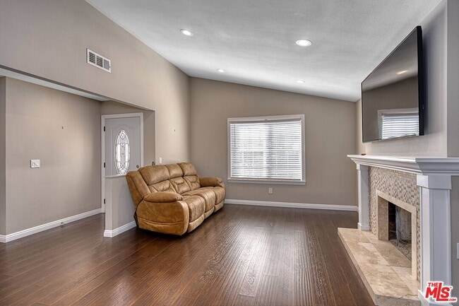 Photo - 30655 Lakefront Dr