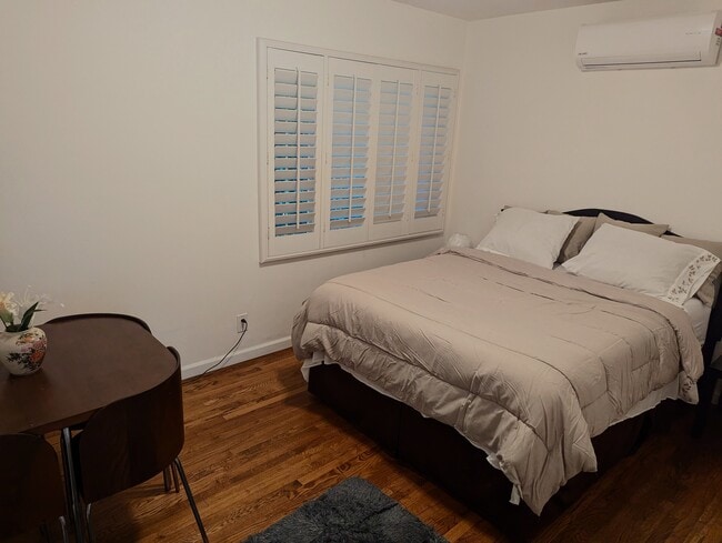 Photo - 19055 Friar St