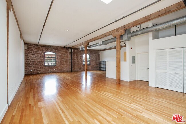 Photo - 215 S Santa Fe Ave Unit 17