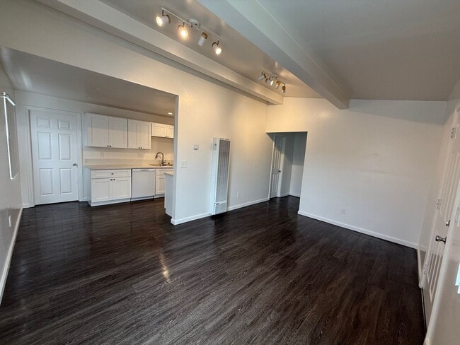 Photo - La Jolla Mesa Drive 1 Bed/1 Bath Unit 5245