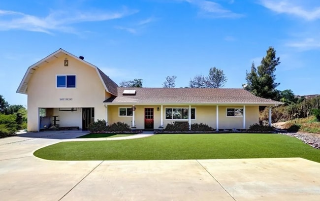 Building Photo - 38970 Yuma Ln