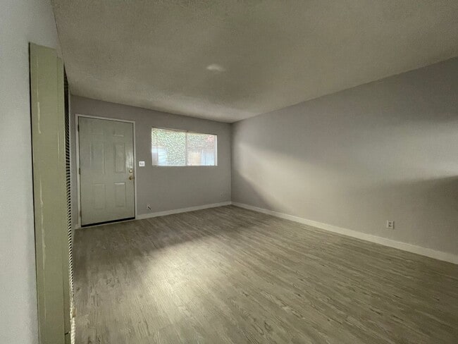 Photo - Spacious and Bright Upper Level Unit Ready For Move In! Unit #8