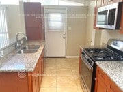 Photo - 14215 Cohasset St