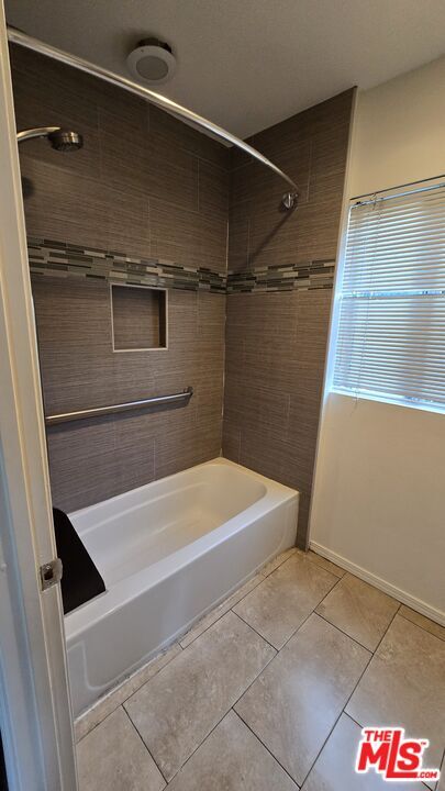 Photo - 2773 W 8th St