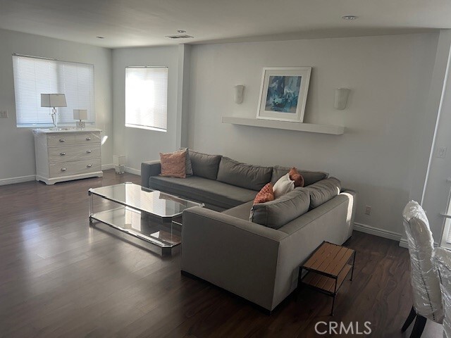 Photo - 1625 Wellesley Ave