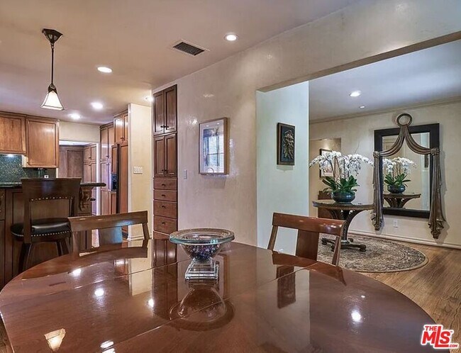 Photo - 2229 S Beverly Dr