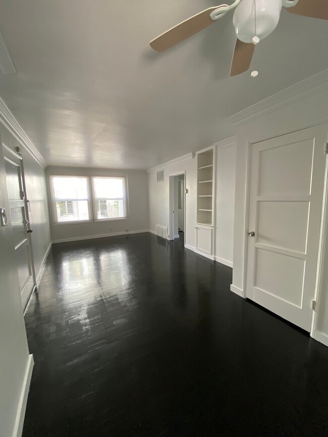 Building Photo - 7456 Hollywood Blvd Unit 1
