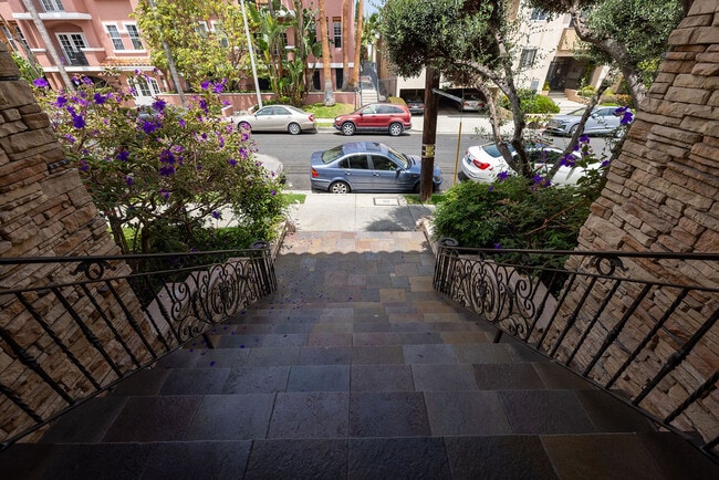 Photo - 1525 S Saltair Ave