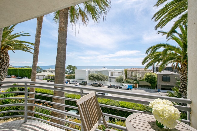 Photo - Malibu Cove Apartments