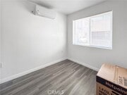 Photo - 925 N Washington Pl Apartment