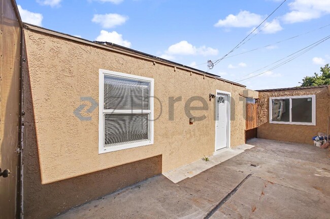 Building Photo - Unit ADU