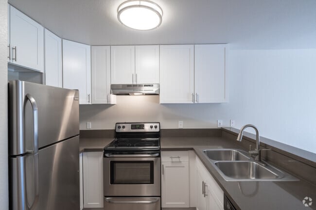 Kitchen - Heritage Pointe Senior Apartments