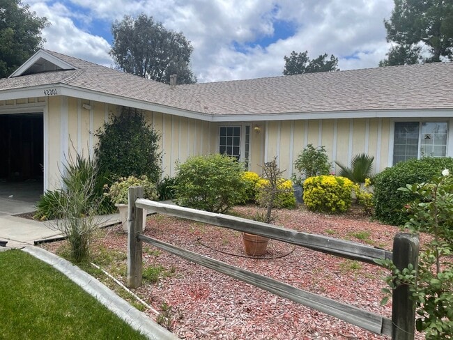 Building Photo - Starlight Ridge 1 story