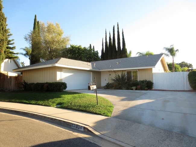 Building Photo - Updated Single Family Home with Over-sized...