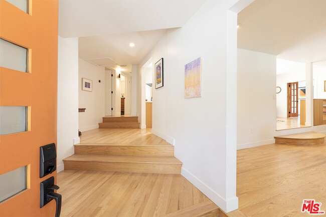 Photo - 2906 Nichols Canyon Rd