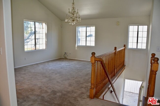 Photo - 548 N Windsor Blvd