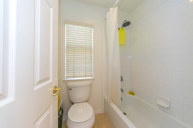 Photo - 2889 Plaza del Amo