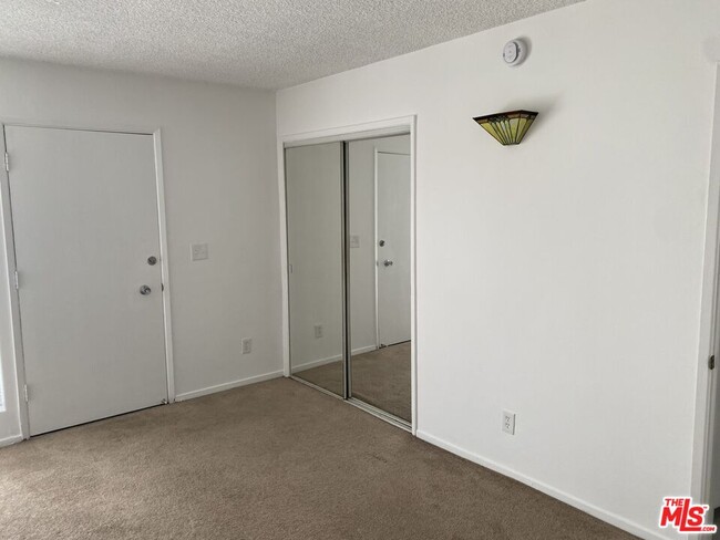 Building Photo - 4244 Duquesne Ave