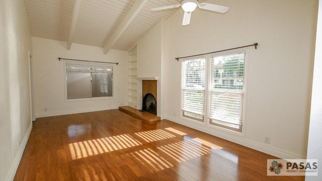 Photo - Point Loma Condo - Single-Story End Unit with Sunroom & 2 Covered Parking Spots